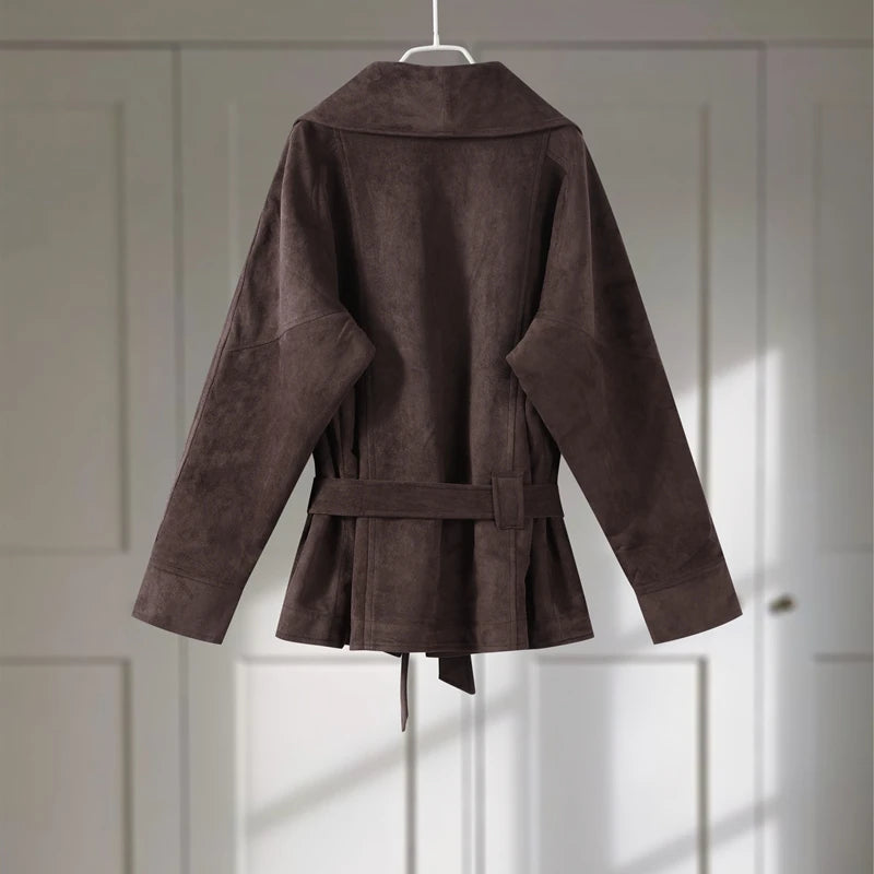 Mantel Levana
